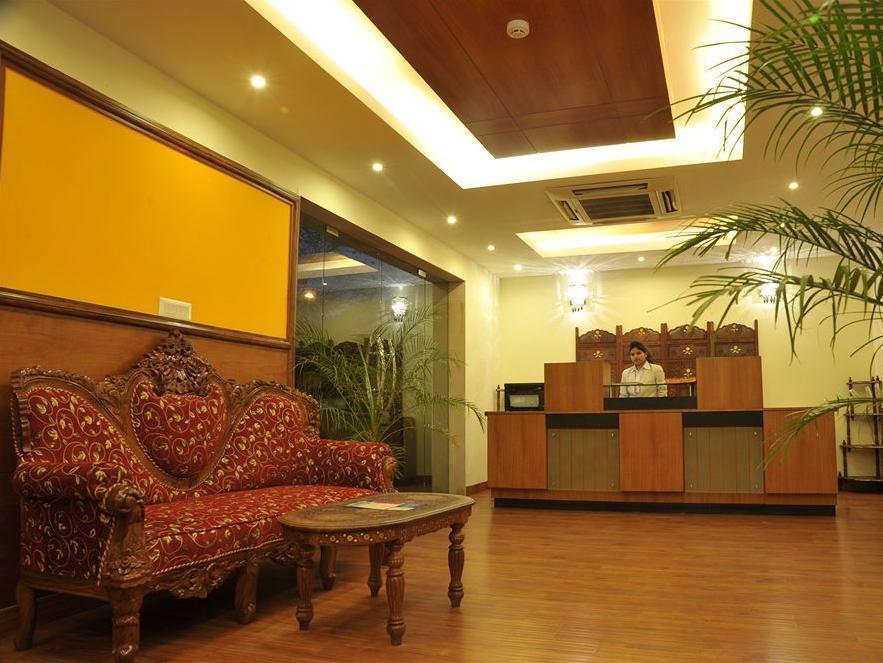 Hotel Emarald, Nowe Delhi Zewnętrze zdjęcie