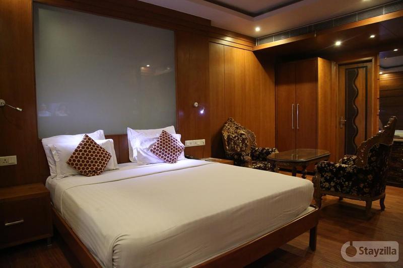 Hotel Emarald, Nowe Delhi Zewnętrze zdjęcie