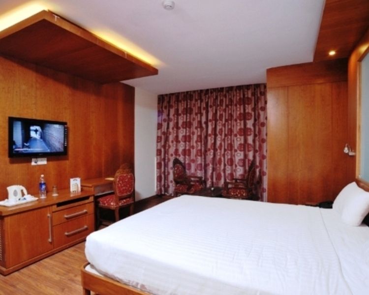 Hotel Emarald, Nowe Delhi Zewnętrze zdjęcie