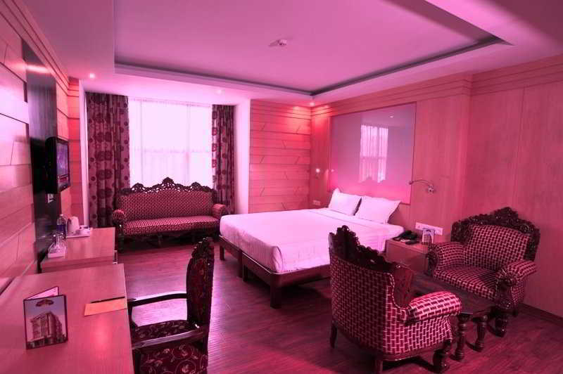 Hotel Emarald, Nowe Delhi Zewnętrze zdjęcie